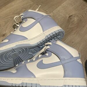 light blue nike hightop dunks